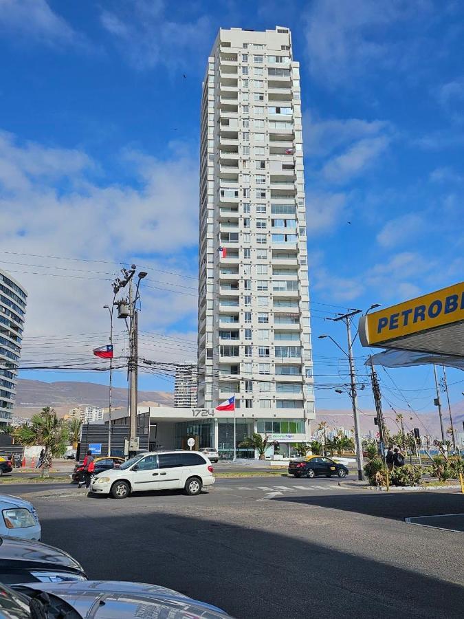 Frente A Playa Brava, Boulevard